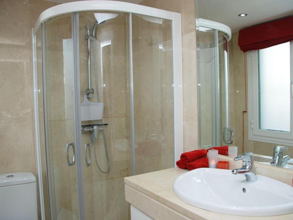 D12 Espectacular Y Moderno Apartamento En Primera Linea - Estepona - Sinfonia Del Mar Dış mekan fotoğraf